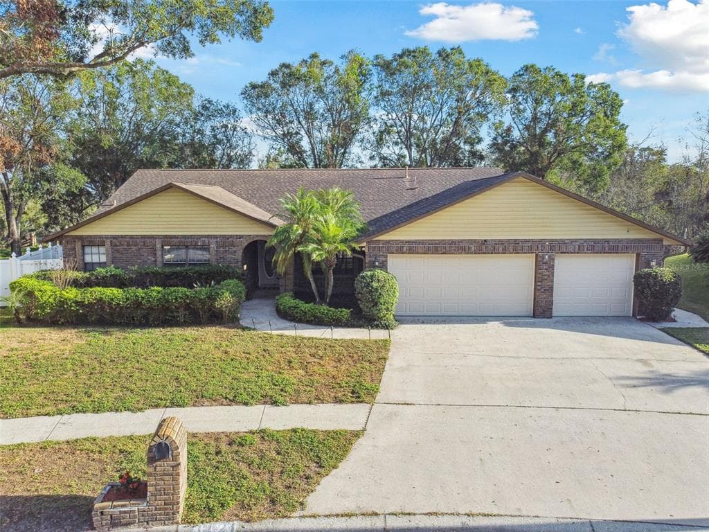 1121 BELLADONNA DRIVE BRANDON, FL 33510