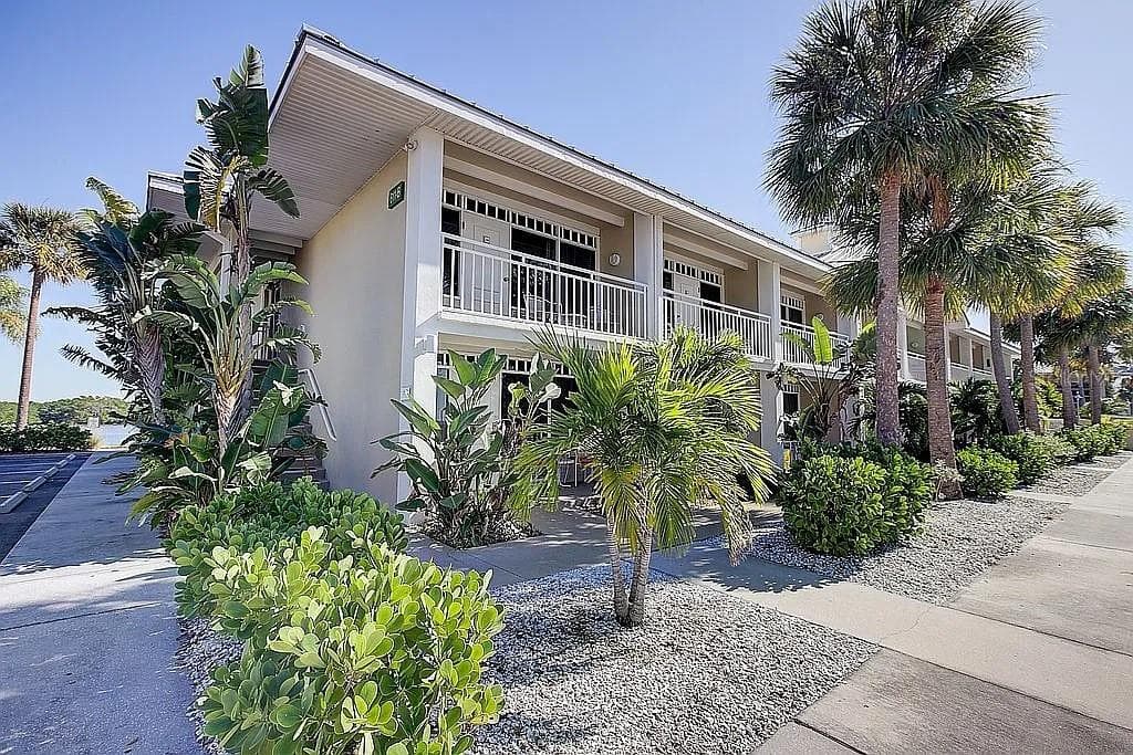 611 DESTINY DRIVE UNIT 207 RUSKIN, FL 33570