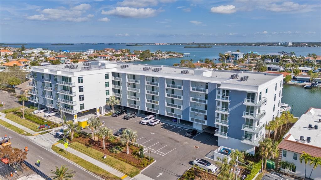 415 ISLAND WAY UNIT 508 CLEARWATER, FL 33767