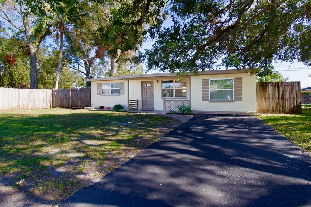 10947 109TH WAY LARGO, FL 33778