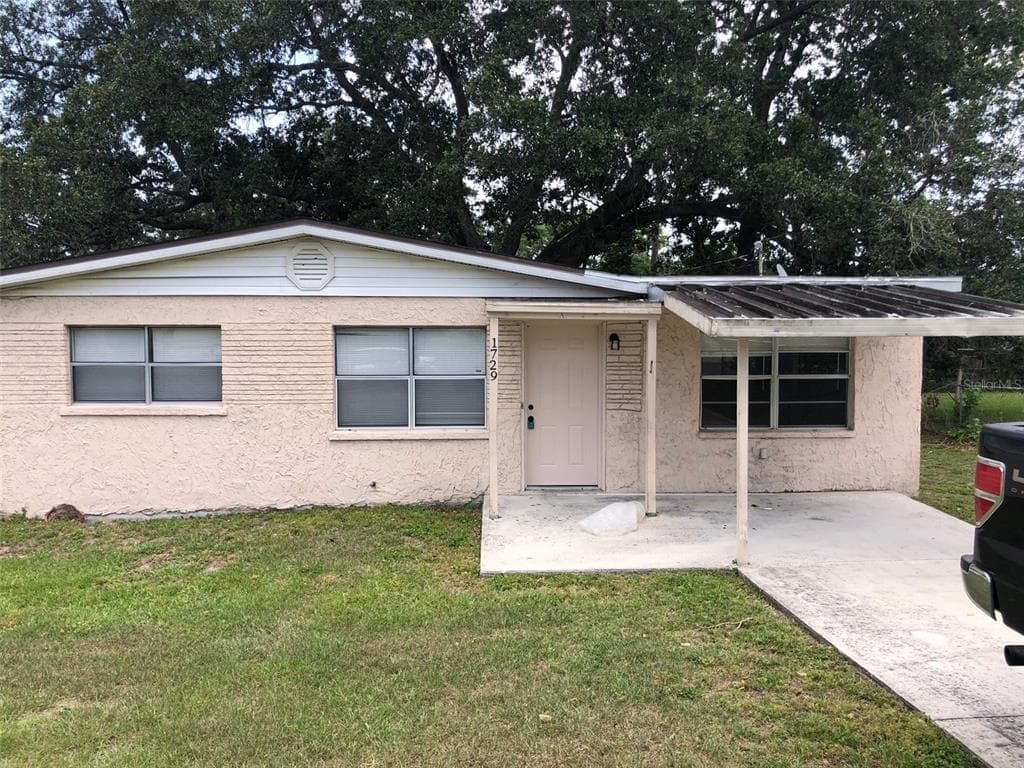 1729 BUSH AVENUE LAKELAND, FL 33805