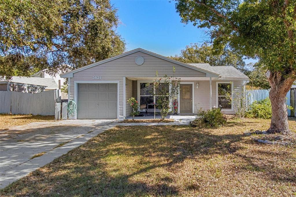 3821 PEBBLE COURT