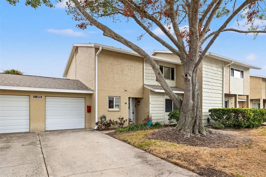 6490 CAPE HATTERAS WAY NE UNIT 2 ST PETERSBURG, FL 33702