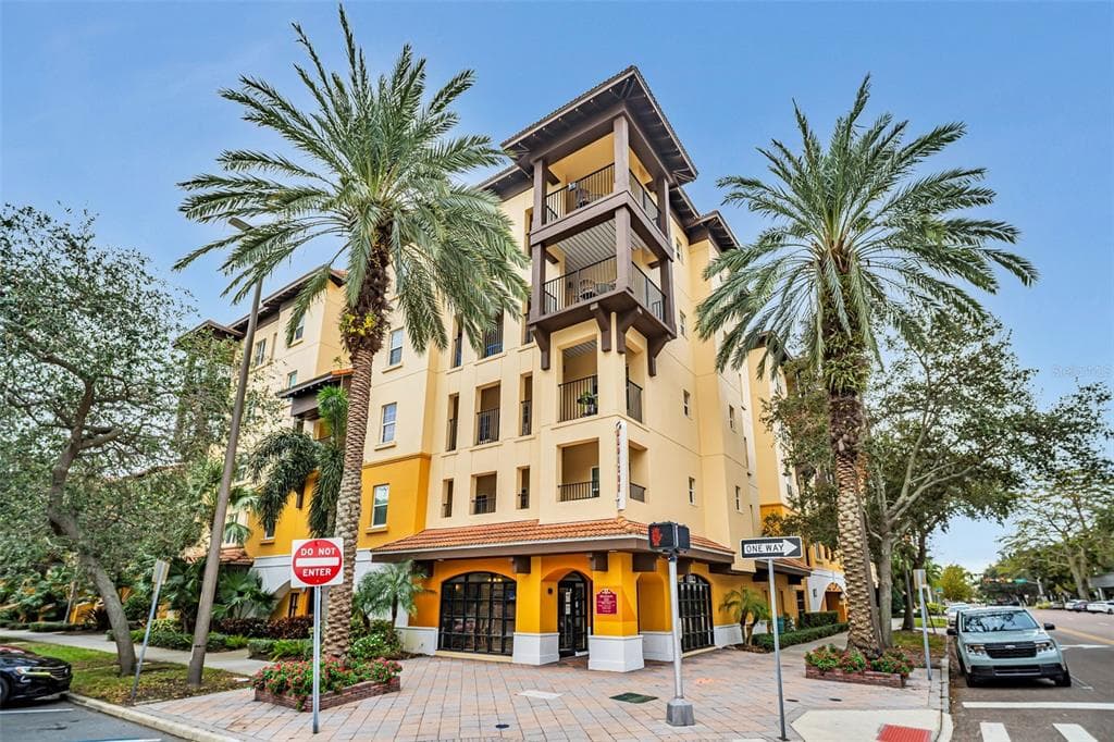 100 4TH AVENUE S UNIT 211 ST PETERSBURG, FL 33701