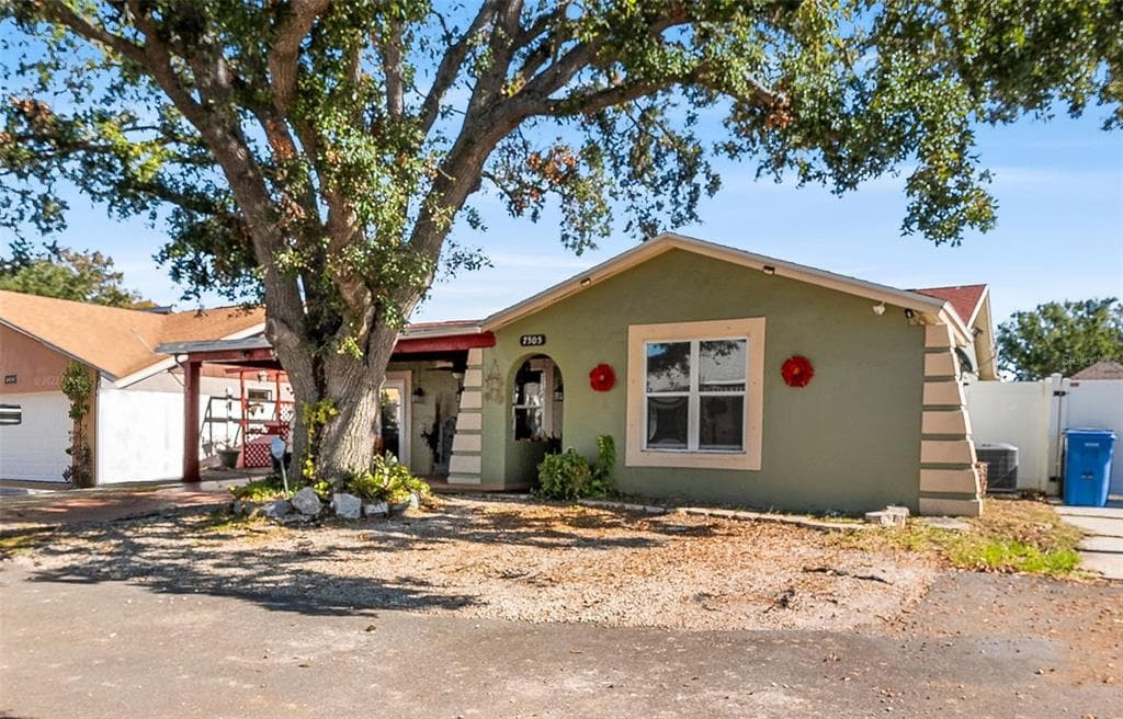 7505 EASTMOOR COURT TAMPA, FL 33615