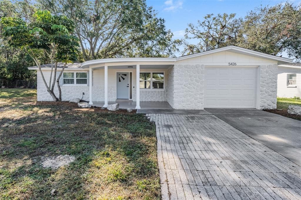 5426 KIMBERLY LANE HOLIDAY, FL 34690