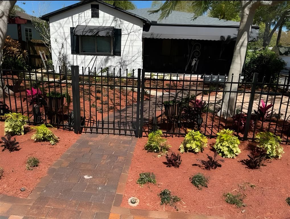 119 30TH AVENUE N ST PETERSBURG, FL 33704