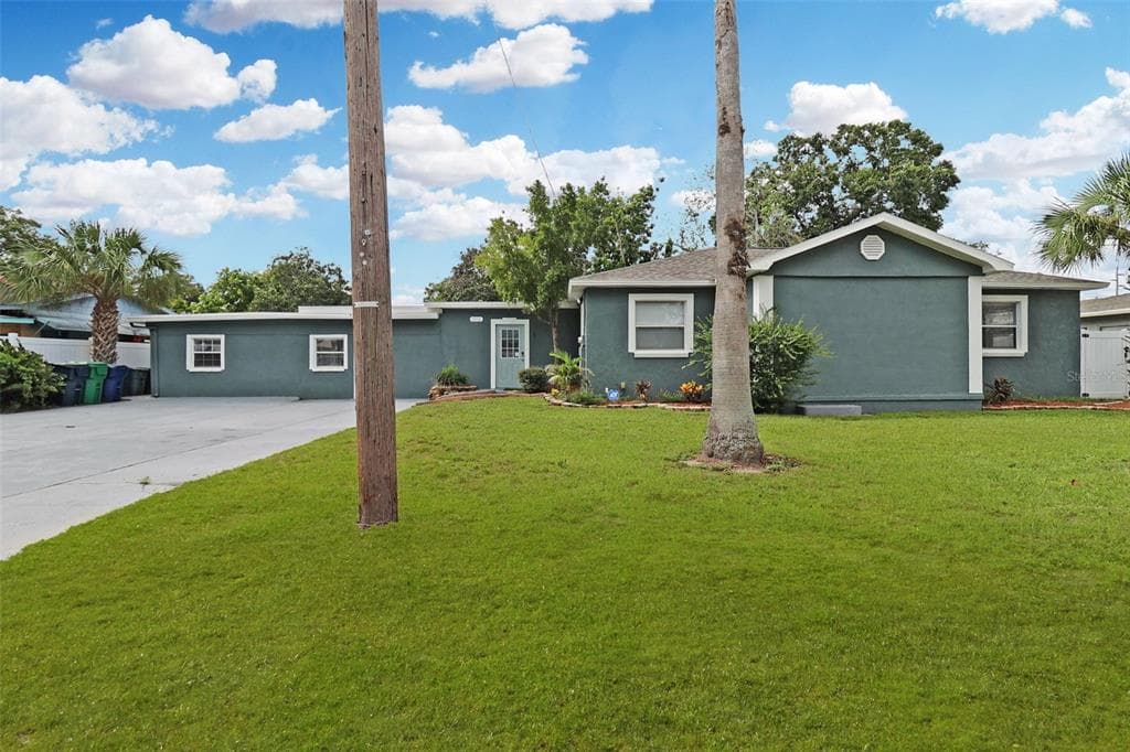 3016 W WALNUT STREET TAMPA, FL 33607