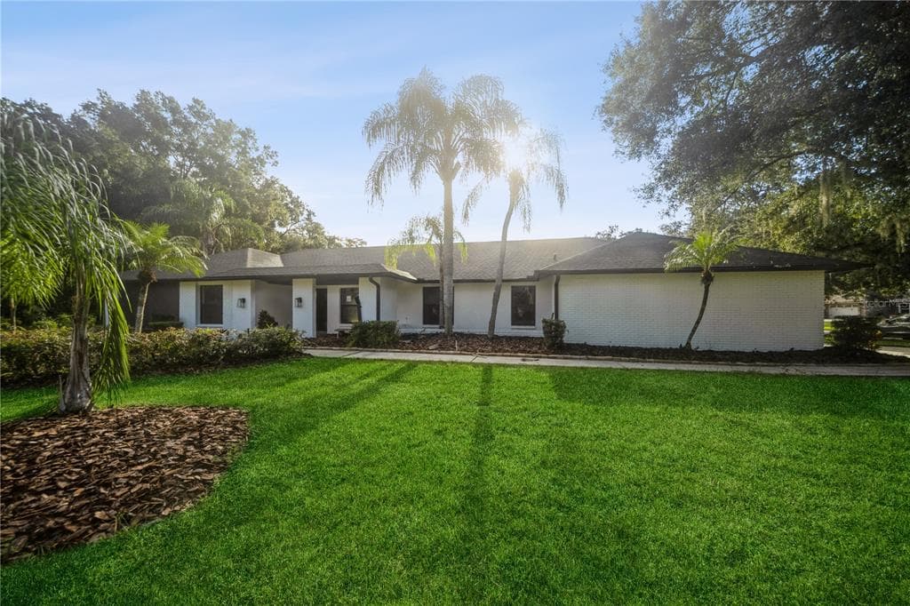 15909 AMBERLY DRIVE TAMPA, FL 33647