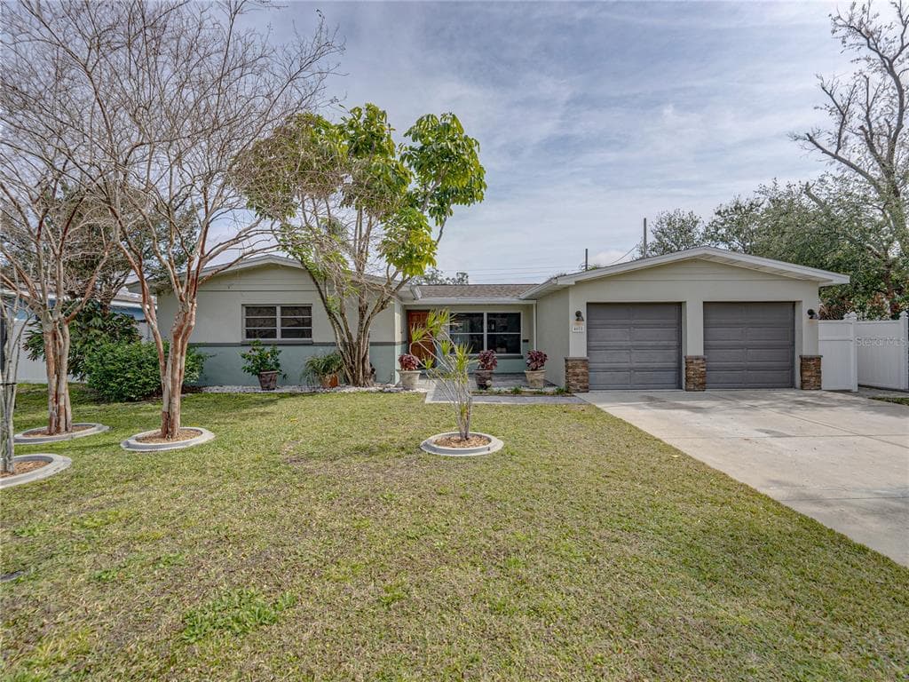 4608 S SHAMROCK ROAD TAMPA, FL 33611