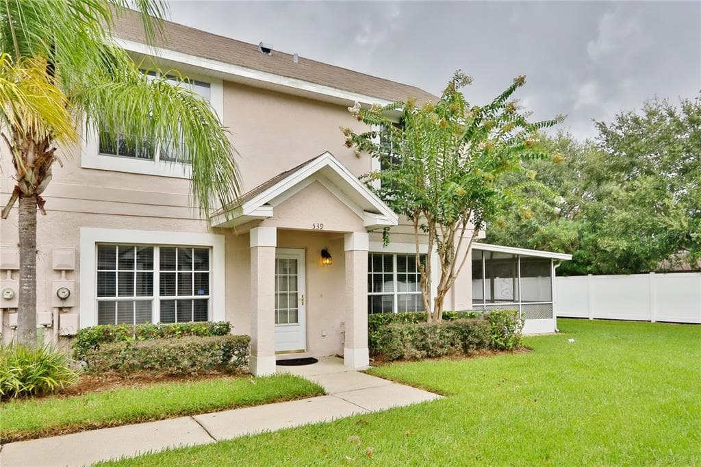 539 KENSINGTON LAKE CIRCLE BRANDON, FL 33511