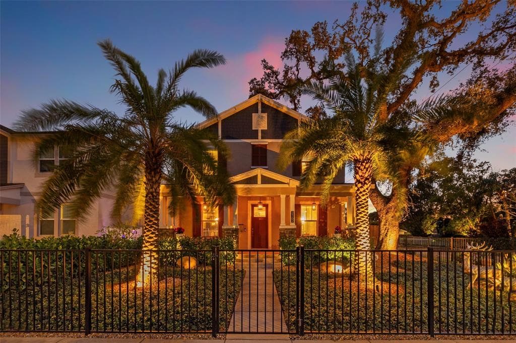 2162 DARTMOUTH AVENUE N ST PETERSBURG, FL 33713