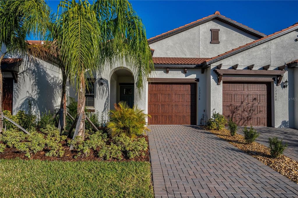 17338 HOLLY WELL AVENUE WIMAUMA, FL 33598