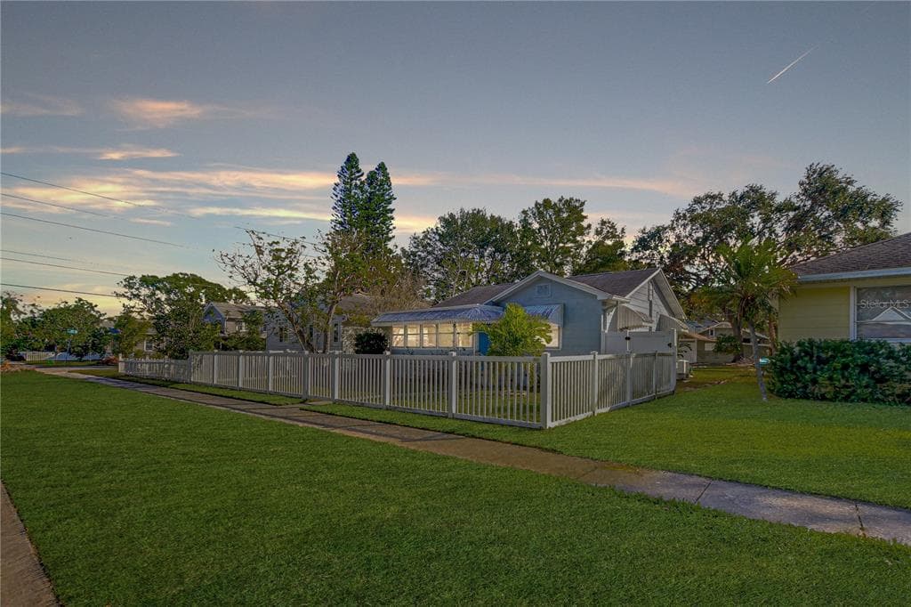 510 35TH AVENUE N ST PETERSBURG, FL 33704