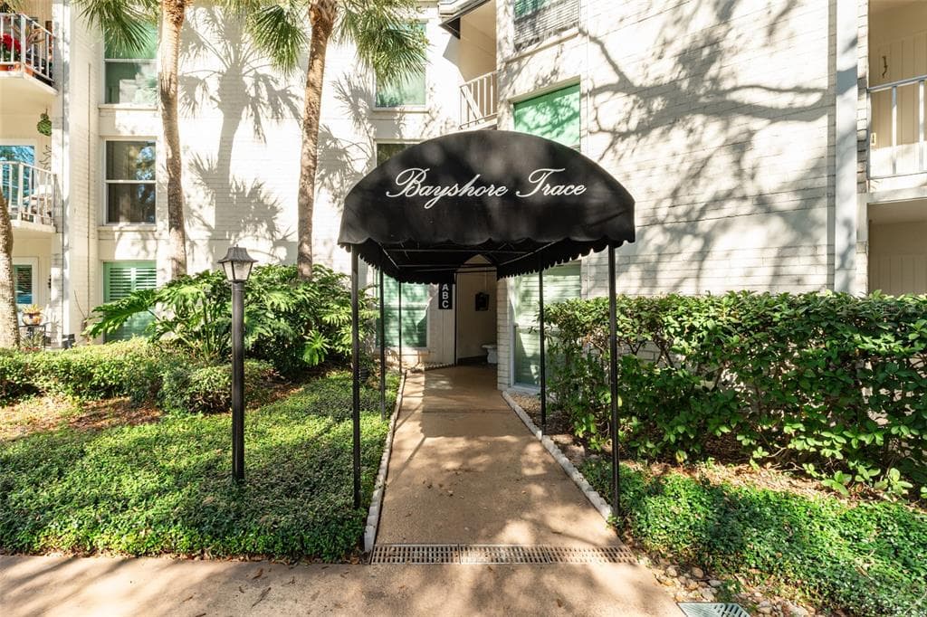 3325 BAYSHORE BOULEVARD UNIT B15 TAMPA, FL 33629