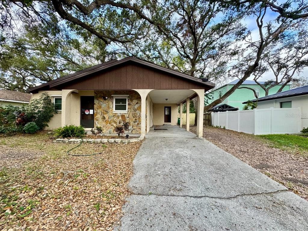 6023 S SWITZER AVENUE TAMPA, FL 33611