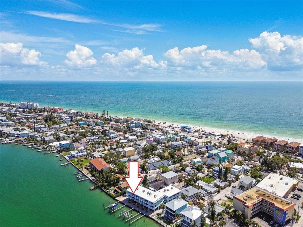 143 94TH AVENUE UNIT 2 TREASURE ISLAND, FL 33706
