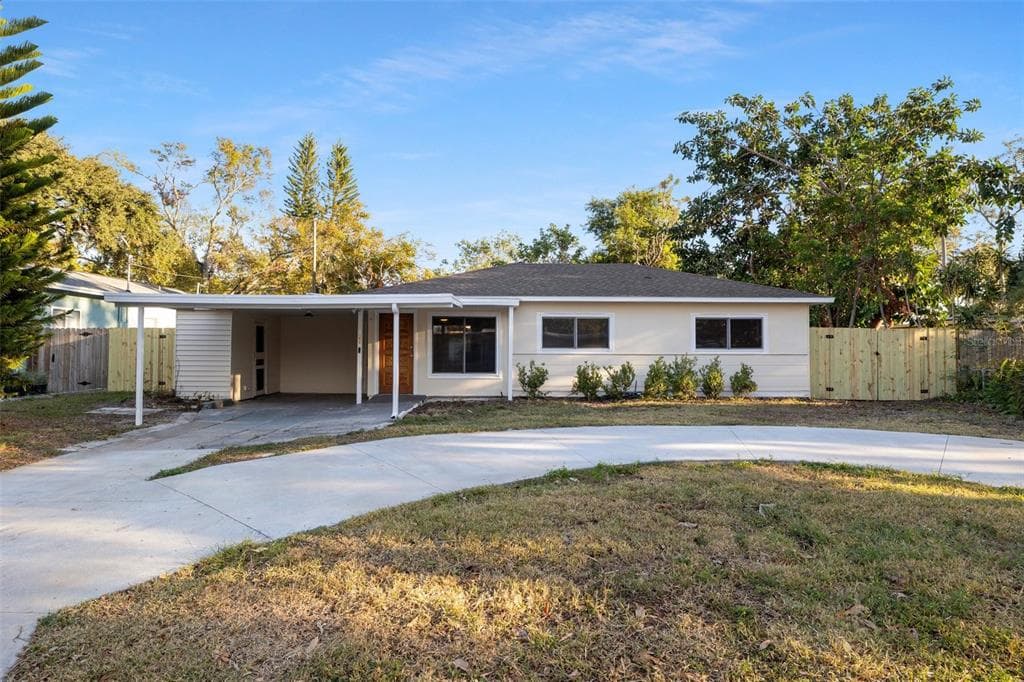 6727 13TH ST N ST PETERSBURG, FL 33702