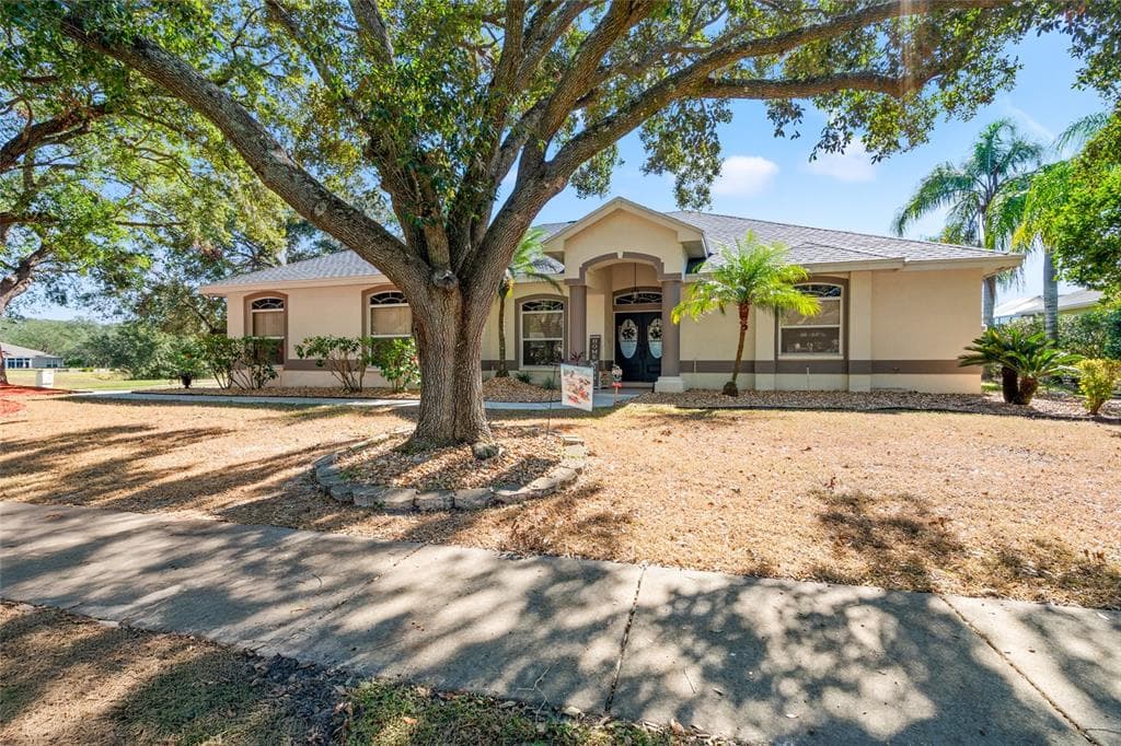 5105 EPPING LANE ZEPHYRHILLS, FL 33541