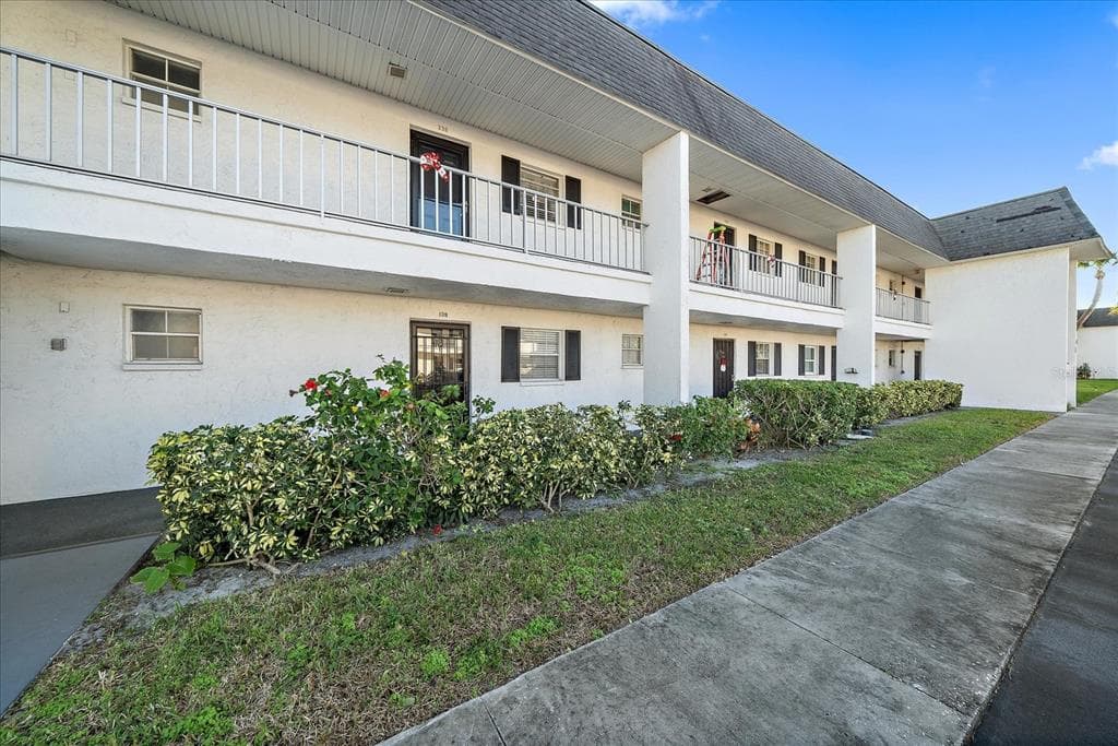 102 47TH AVENUE DRIVE W UNIT 338 BRADENTON, FL 34207