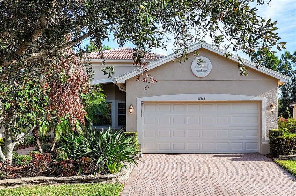15666 AURORA LAKE CIRCLE WIMAUMA, FL 33598