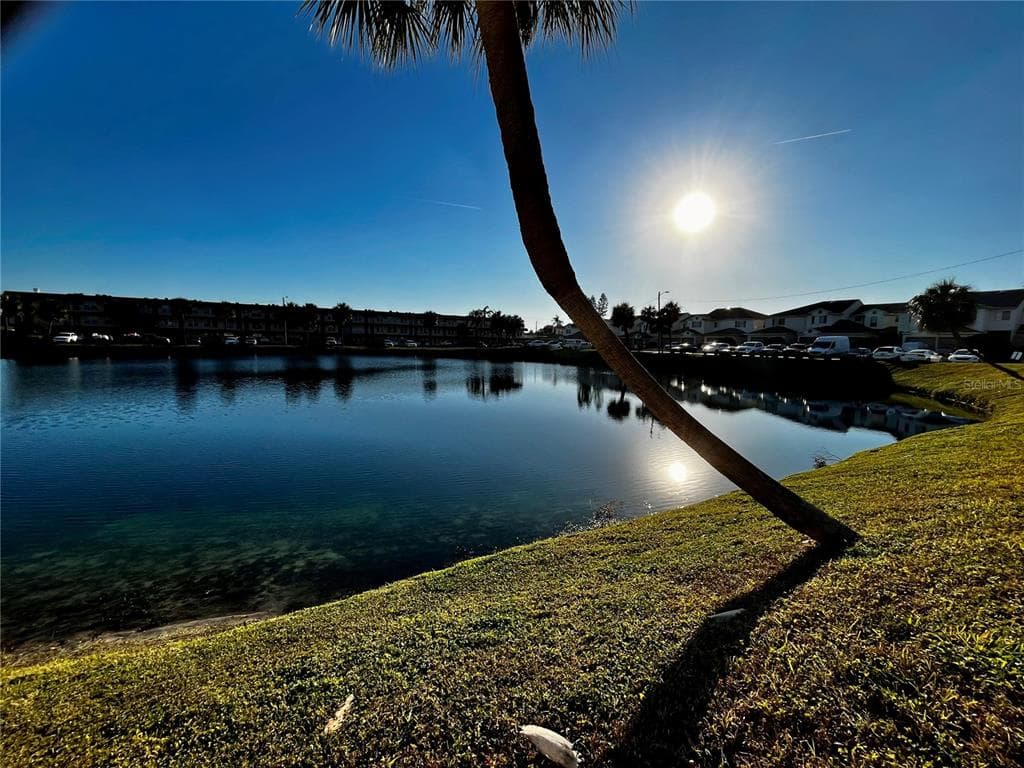 6400 46TH AVENUE N UNIT 24 KENNETH CITY, FL 33709