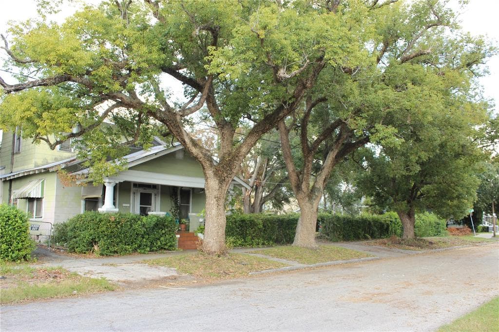908 E 17TH AVENUE TAMPA, FL 33605