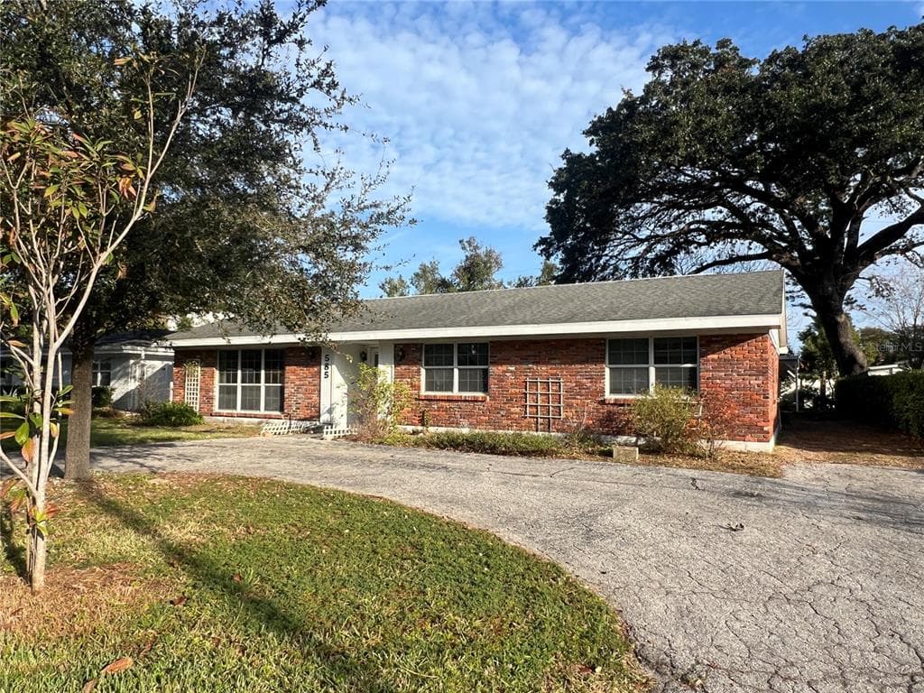585 LUZON AVENUE TAMPA, FL 33606