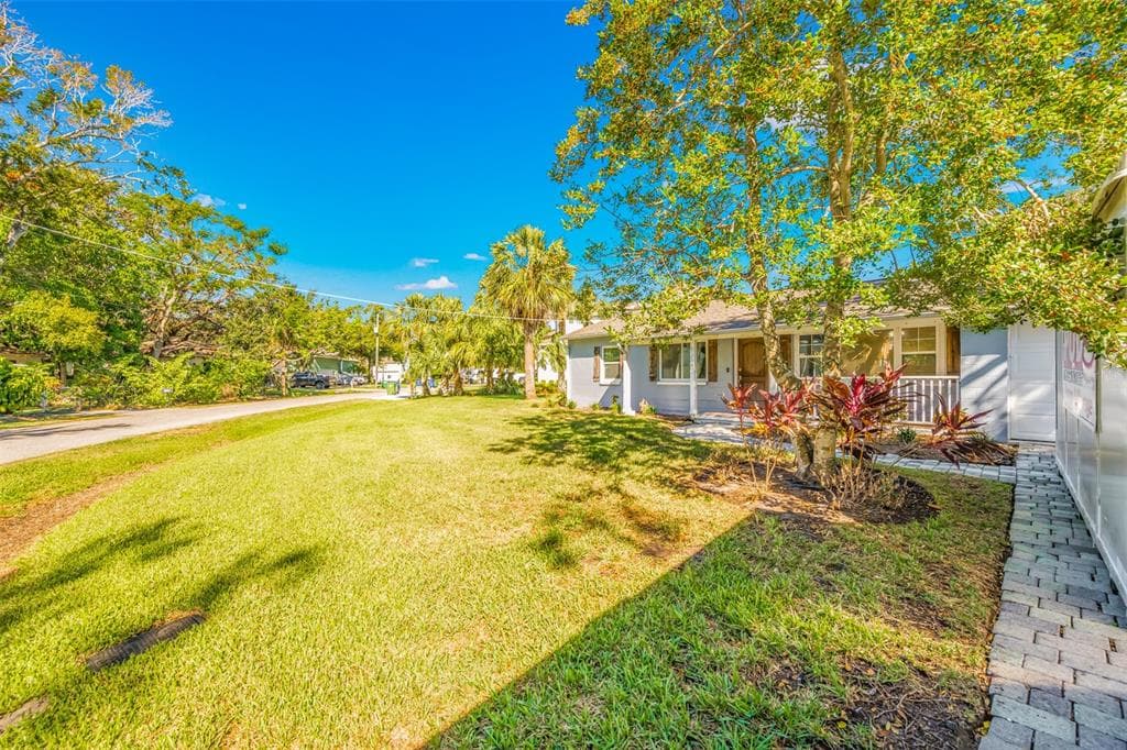 6210 SANDERS DRIVE TAMPA, FL 33611