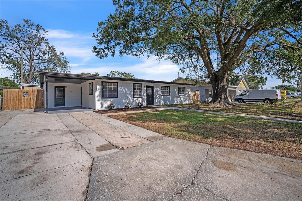 2705 AUBURN AVENUE W TAMPA, FL 33614