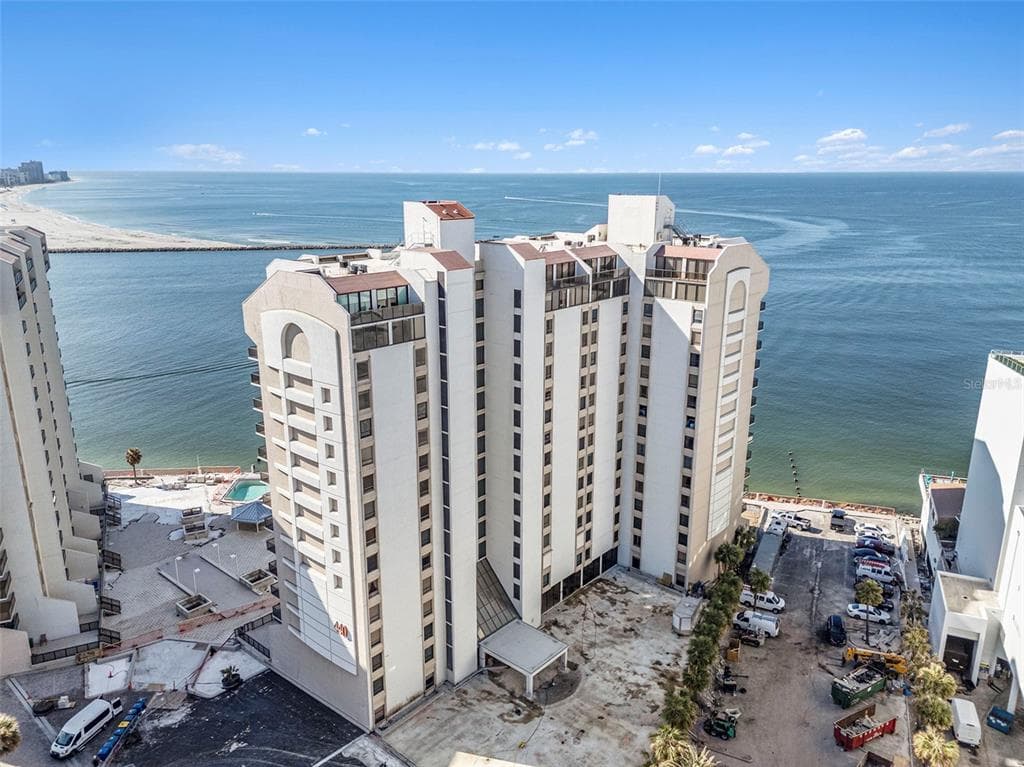 440 S GULFVIEW BOULEVARD UNIT 905 CLEARWATER BEACH, FL 33767