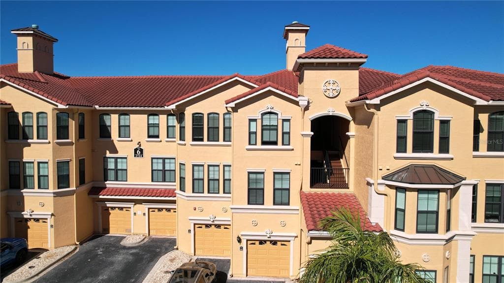 2724 VIA MURANO UNIT 633 CLEARWATER, FL 33764