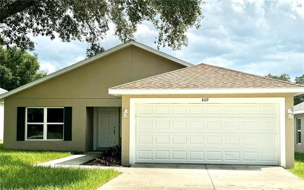 809 LAUREL STREET MASCOTTE, FL 34753