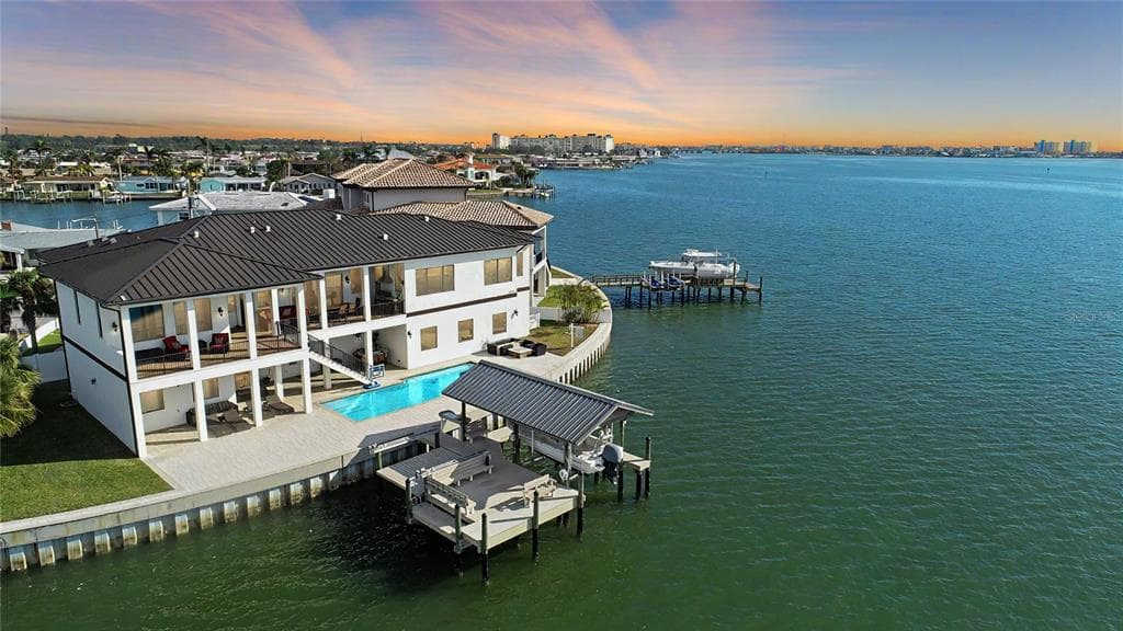 5418 OAKHURST DRIVE SEMINOLE, FL 33772