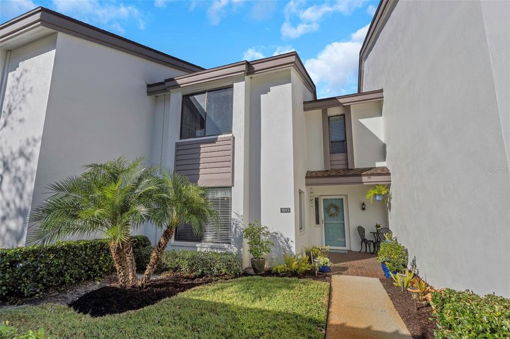 1843 LAKE CYPRESS DRIVE SAFETY HARBOR, FL 34695