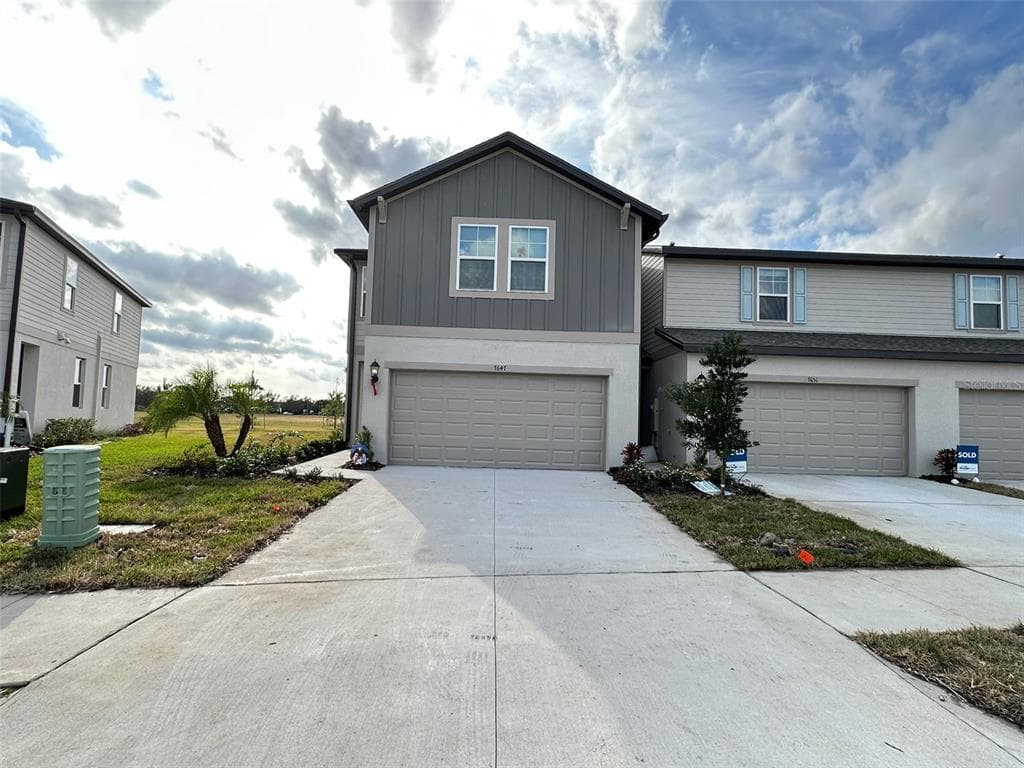 7647 MOMENTUM PARKWAY WESLEY CHAPEL, FL 33545