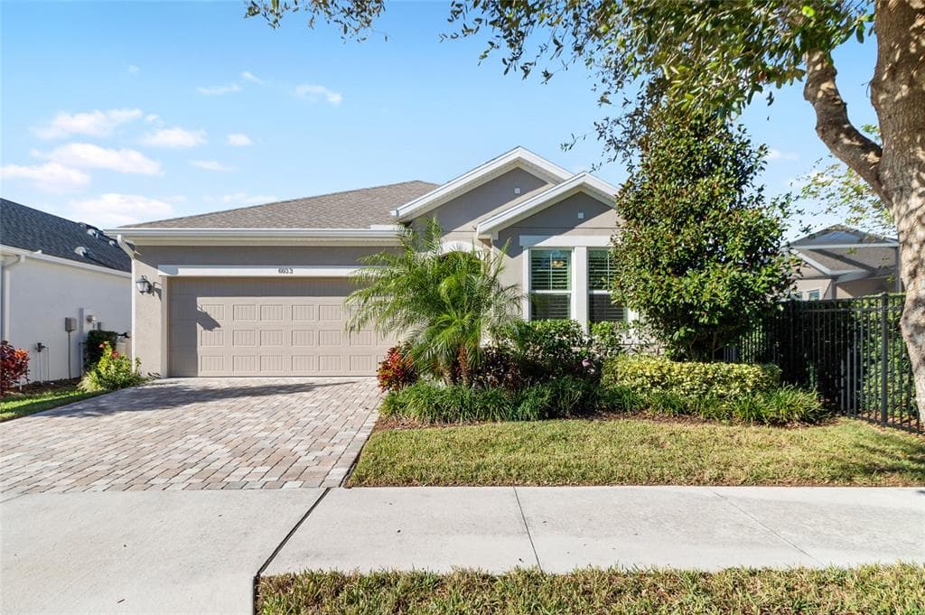 6033 PLOVER MEADOW STREET LITHIA, FL 33547