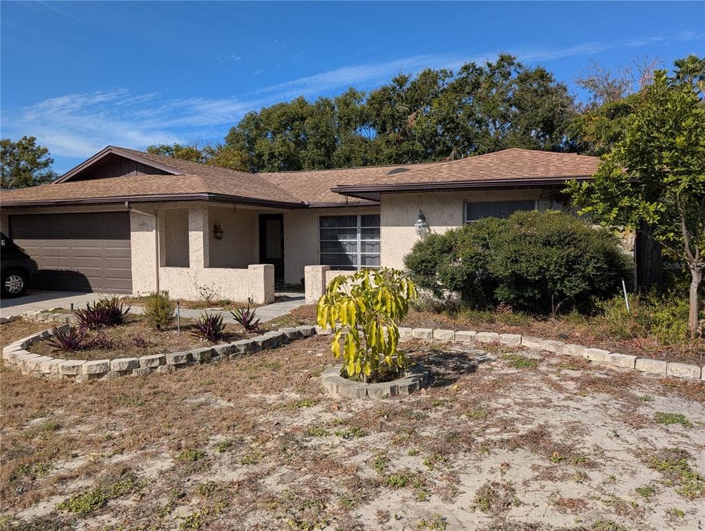 217 EARL STREET TARPON SPRINGS, FL 34689