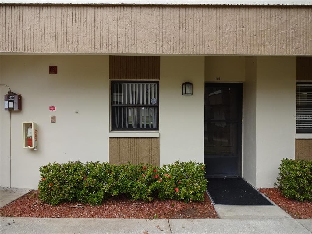 2700 NEBRASKA AVENUE UNIT 4-101 PALM HARBOR, FL 34684
