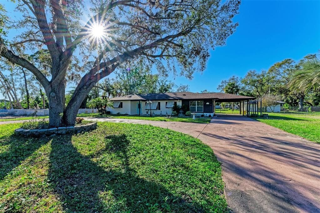 5120 33RD STREET E BRADENTON, FL 34203