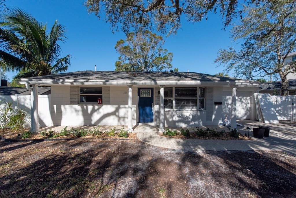 1919 SHORE ACRES BOULEVARD NE ST PETERSBURG, FL 33703