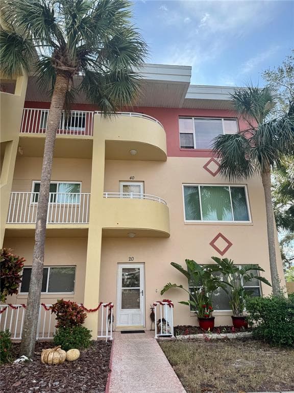 2021 SHANGRILA DRIVE UNIT 60