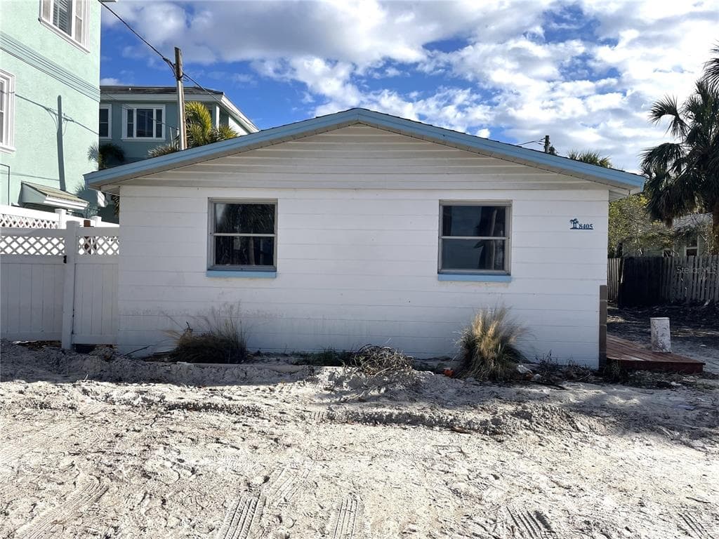 8405 W GULF BOULEVARD TREASURE ISLAND, FL 33706