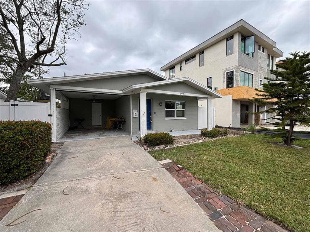 1927 SHORE ACRES BOULEVARD NE ST PETERSBURG, FL 33703
