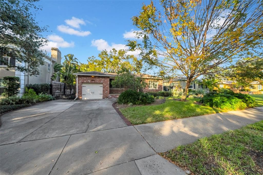 2905 W FOUNTAIN BOULEVARD TAMPA, FL 33609