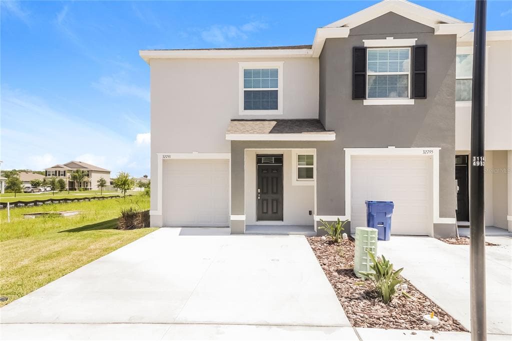 32791 PEZ LANDING LANE WESLEY CHAPEL, FL 33543