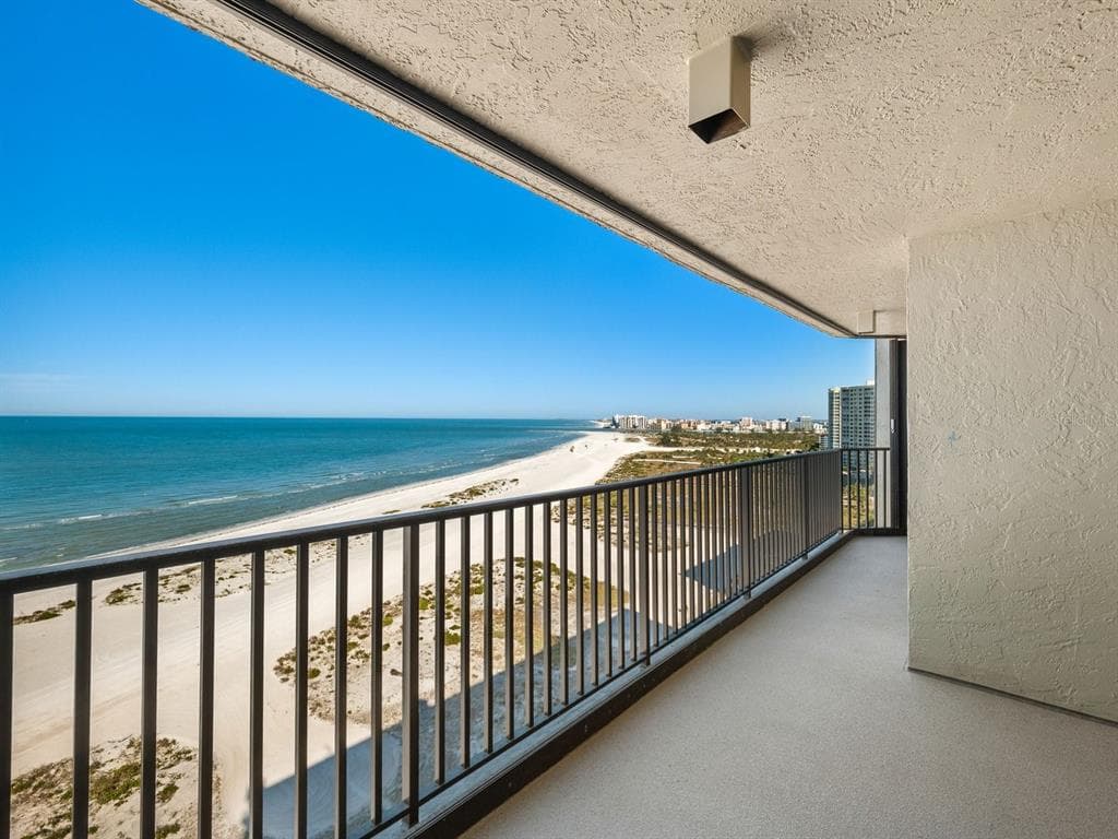 1290 GULF BOULEVARD UNIT 1702 CLEARWATER BEACH, FL 33767