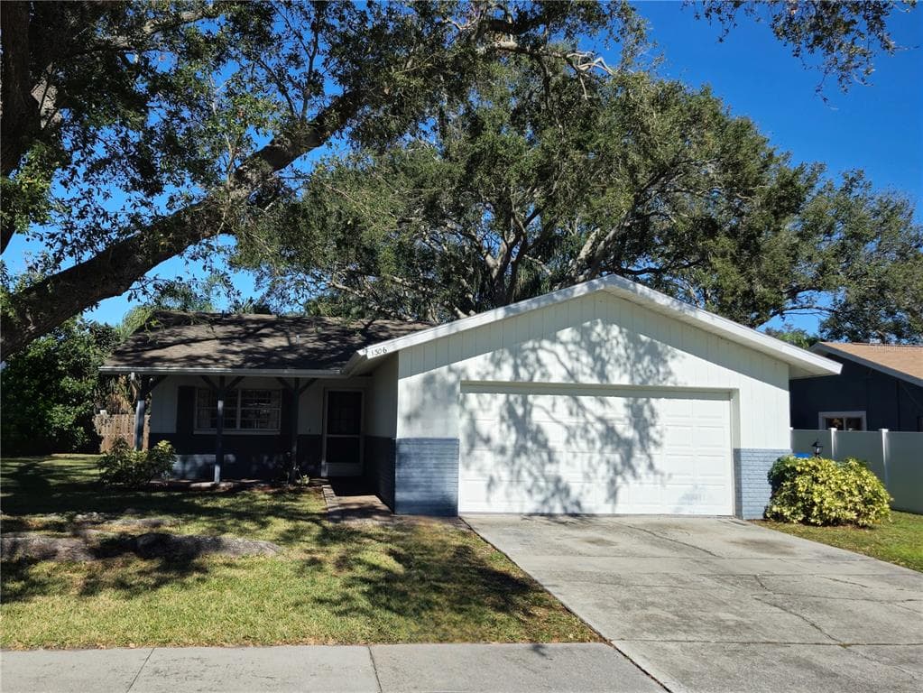 1306 MARKLEY DRIVE LARGO, FL 33770
