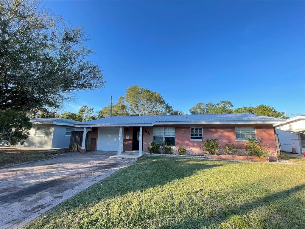 5833 4TH AVENUE N ST PETERSBURG, FL 33710