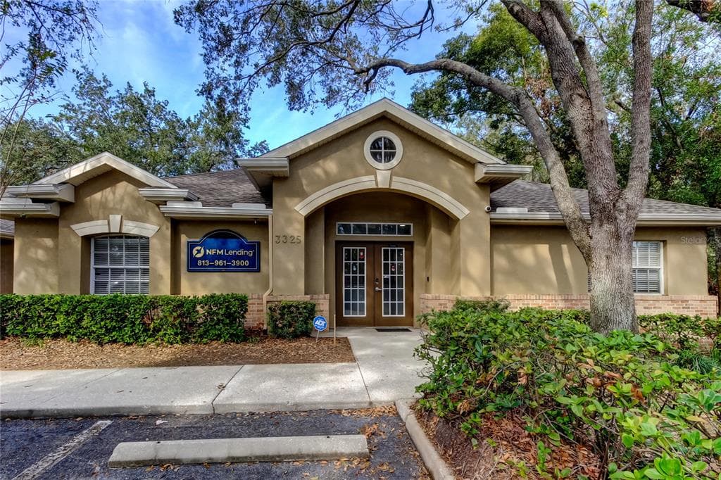 3325 W BEARSS AVE TAMPA, FL 33618